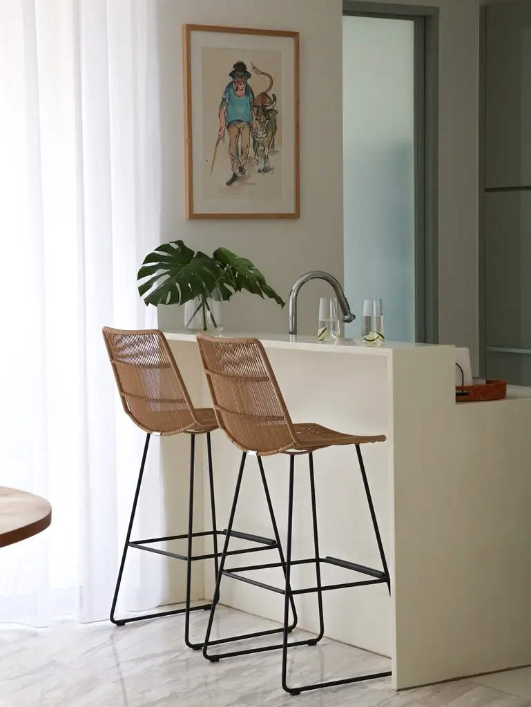 Cosy Bar Stool
